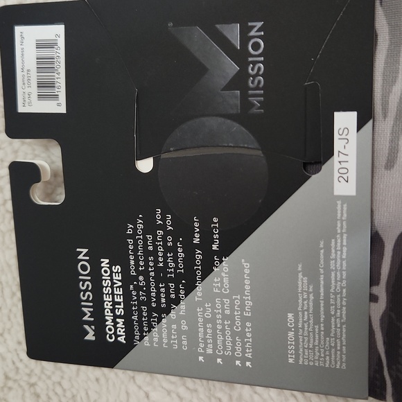 Mission Compression Arm Sleeves Small/Medium in Matrix Camo Moonless Night - Picture 4 of 5